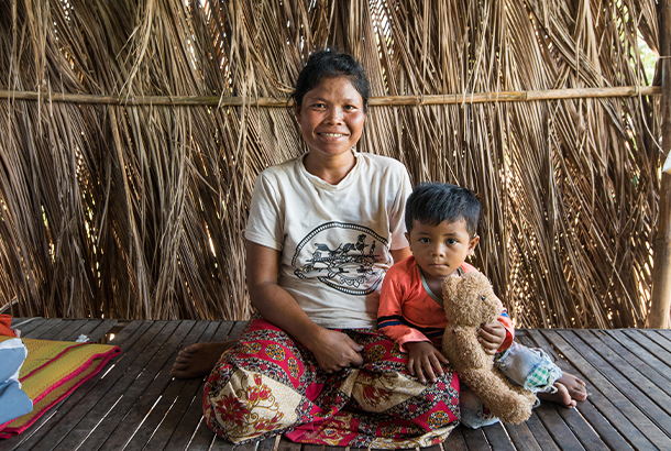 Cambodia’s Equity Card provides food and health care for Khean and her family. © German Development Cooperation 