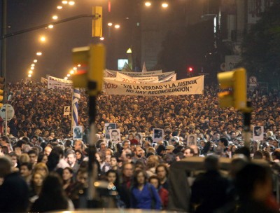 Thousands of Uruguayans attend a silent protest to demand truth and justice for the crimes committed during the military dictatorship (1973-1985) in 2011) ©Ivan Franco/EPA-EFE