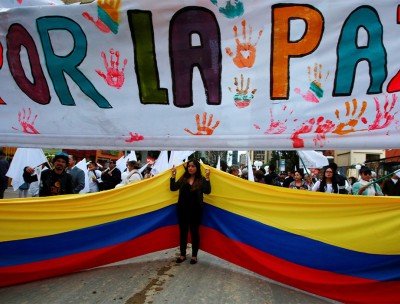 Supporters rallying for the peace during a march in Bogota, Colombia.© REUTERS/John Vizcaino