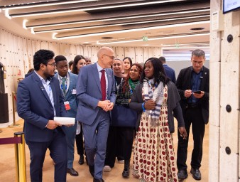 UN Human Rights Chief Volker Türk shared a moment with members of the UN Human Rights Youth Advisory Group. ©OHCHR/Irina Popa
