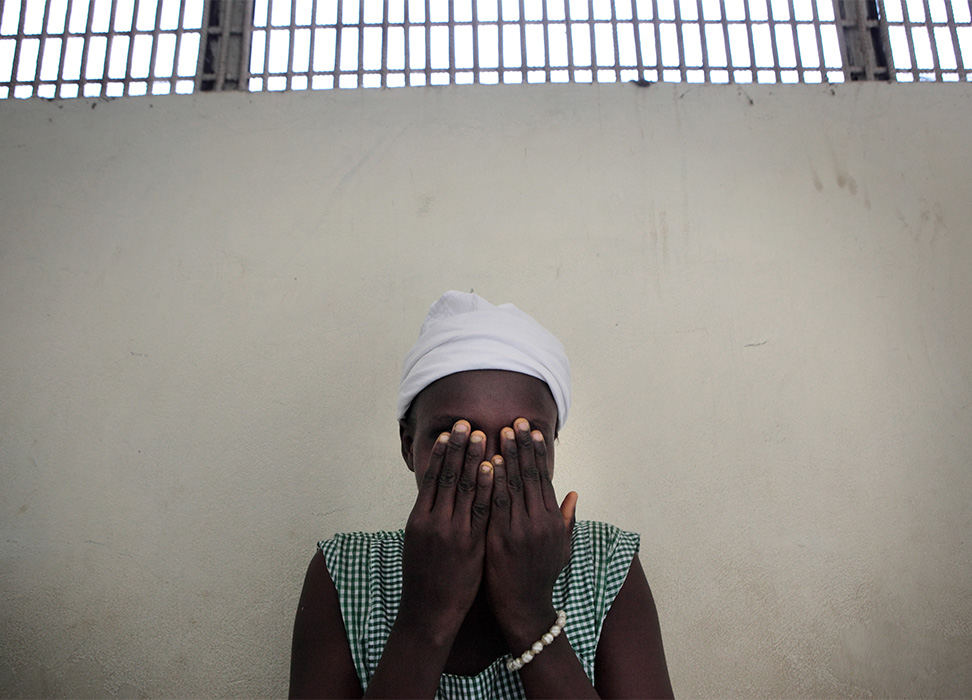 A woman incarcerated at the Freetown Female Correctional Centre. © Tom Bradley/ AdvocAid