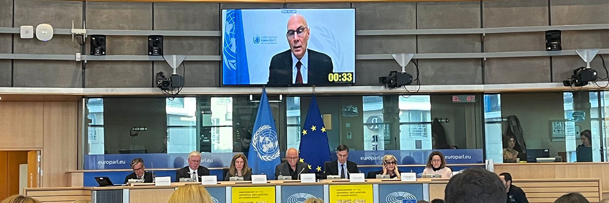 联合国人权事务高级专员福尔克尔·蒂尔克（Volker Türk）在欧洲议会发表讲话。图片来源：人权高专办