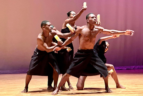 Performance by Pacific youth at the closing of the Pacific Human Rights Film Festival. © OHCHR
