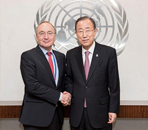 人权理事会主席约阿希姆·卢埃克和秘书长潘基文在联合国纽约总部