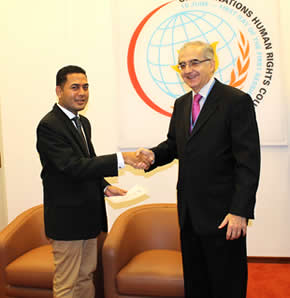 SIDS fellow Efren Jogia of Tuvalu with HRC Vice President Alberto Pedro D’Alotto of Argentina  © OHCHR photo  