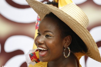 一名非洲人后裔妇女在哥伦比亚卡利参加官方的哥伦比亚非洲人后裔日庆祝活动 © 欧洲新闻图片社／CHRISTIAN ESCOBAR MORA