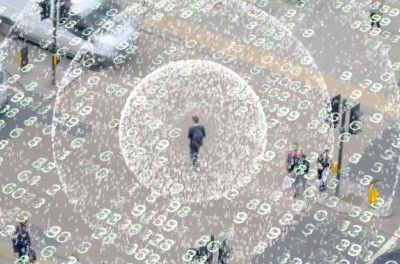 Représentation visuelle d’un signal radio provenant d’un téléphone mobile au milieu d’une multitude de données. © Getty Images