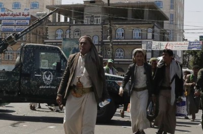 Daily life in Sanaa after UN-brokered truce expired. 9 October 2022 © EPA-EFE/YAHYA ARHAB
