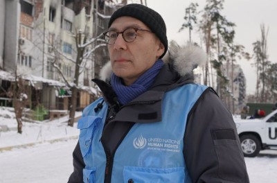 Le Haut-Commissaire des Nations Unies aux droits de l’homme Volker Türk à Irpin, en Ukraine, le 4 décembre 2022. © Photo d’Anthony Headley/HCDH