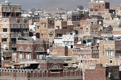 Vue panoramique des bâtiments de la vieille ville de Sanaa, inscrite au patrimoine de l’UNESCO, au Yémen, le 24 février 2023. © EPA-EFE/YAHYA ARHAB