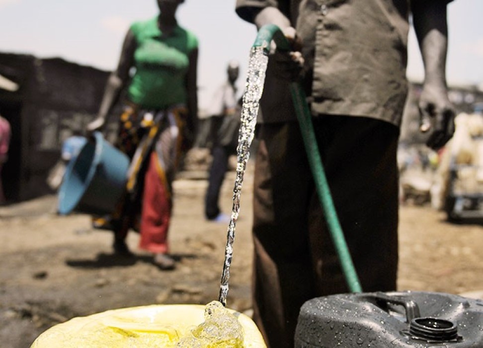 Неформальным поселениям в Кении нужна чистая вода, чтобы пережить пандемию COVID-19
