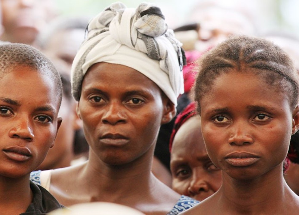 2011年3月8日，位于刚果民主共和国北基伍省的瓦利卡莱，妇女们正在参加国际妇女节的庆祝活动。©联刚稳定团／Myriam Asmani