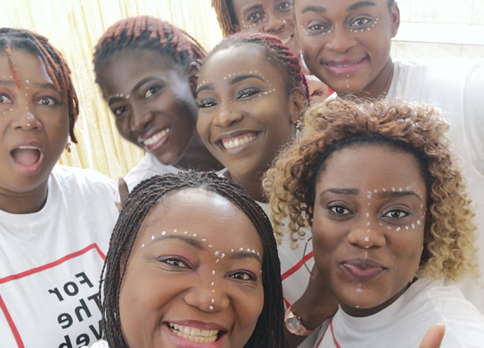 Group photo of Nnenna Nwakanma of the Web Foundation and participants of the She is the Code programme. © WEB FOUNDATION
