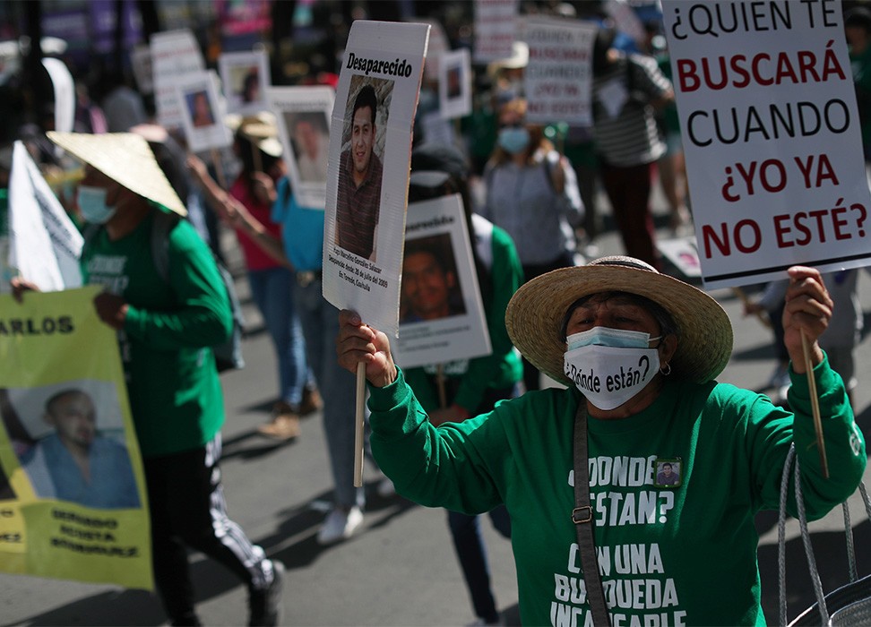 Семьи протестуют против пропавших без вести, Мехико. ©EPA-EFE/Mario Guzman
