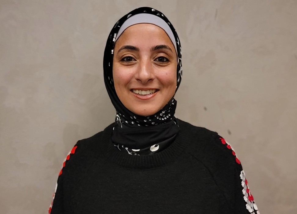 جميلة العباسي، الناشطة الشابة من القدس الشرقية ومؤسِّسَة مبادرة تمكين النساء والشباب والأطفال.