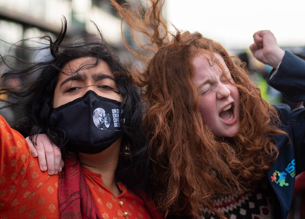 Saoirse Exton, militante pour le climat, lors d’une manifestation © Pamela EA