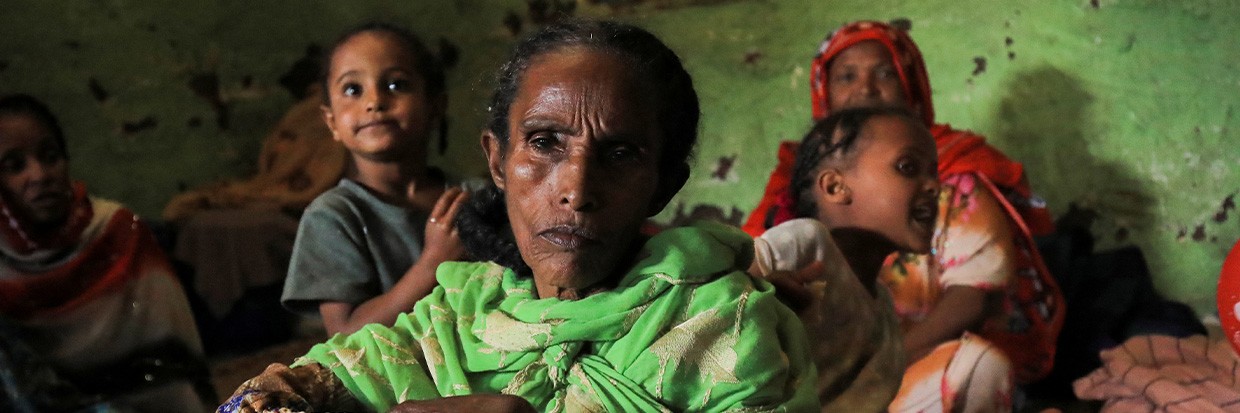 عائلات إثيوبية تفر من القتال وتصف الجوع وعمليات الاغتصاب في أمهرة بإثيوبيا، 8 تشرين الأول/ أكتوبر 2021 رويترز