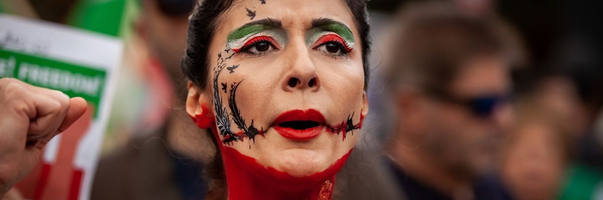 华盛顿特区，抗议玛莎·阿米妮（Mahsa Amini）死亡和声援在伊朗为她抗议的人的游行。©路透社