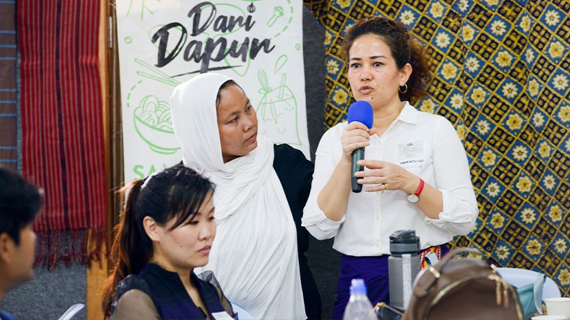 Hkawn Nu Nhkum, a Kachin refugee, shared the challenges she and her community faced, and the changes they are hoping for. © Dari Dapur