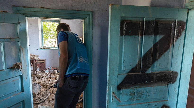 The front line cut through villages in Mykolaiv region, leaving residents caught in the middle of fighting. UN Human Rights officers regularly visit the front line and interview people to collect firsthand information on alleged violations. © Vincent Tremeau/OHCHR