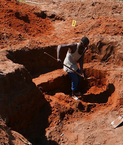 The Technical Assistance Team excavating a mass gravesite in TSHISUKU (Kazumba territory), Kasai Central province, DR Congo, June 2019. © MONUSCO/UN Joint Human Rights Office