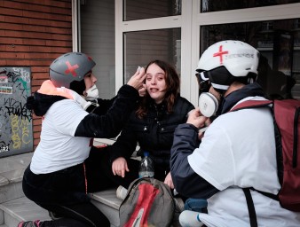 Gassed protesting woman, supported by the Medics after fainting after breathing tear gas. Toulouse (France) December 29, 2018. © Credit Patrick Batard / ABACAPRESS.COM